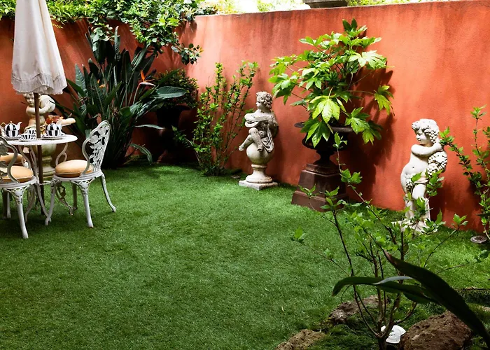 Hôtel accueillant les animaux: La Bravade Luxe Et Serenite Au Coeur De Saint-Tropez Suites Spacieuses Avec Jardin Enchanteur